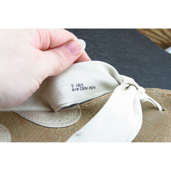 Born concept Size 9 M Off White Flip Flop‎ Synthetic Women Sandal Shoes c76701 - Picture 6 of 8